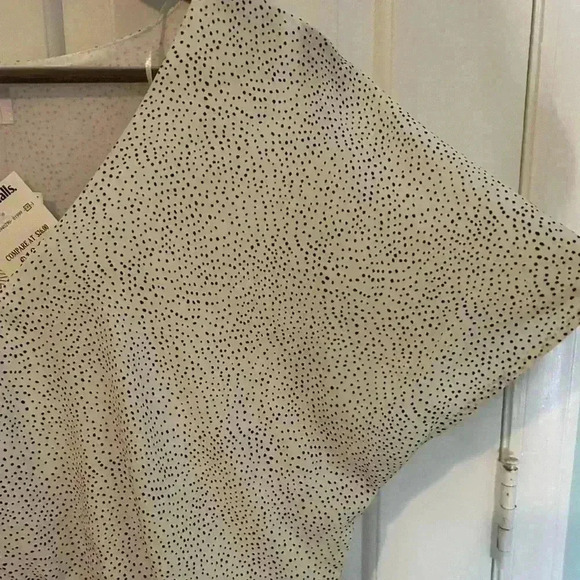 New with Tags Sienna Sky Flowy Dress - Size Large - Picture 6 of 6